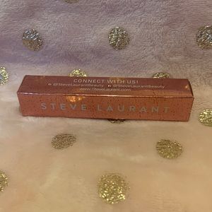 Steve Laurant Lip Oil in shade orchid